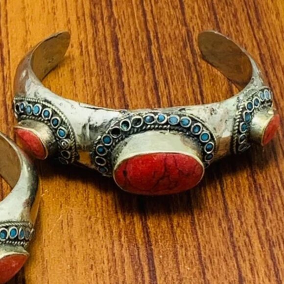 SingleTribal Coral Stones Cuff Bracelet With Turquoise Beads, Handmade Coral - Picture 11 of 15